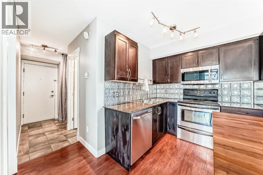 #4 2902 17 Avenue SW - 18