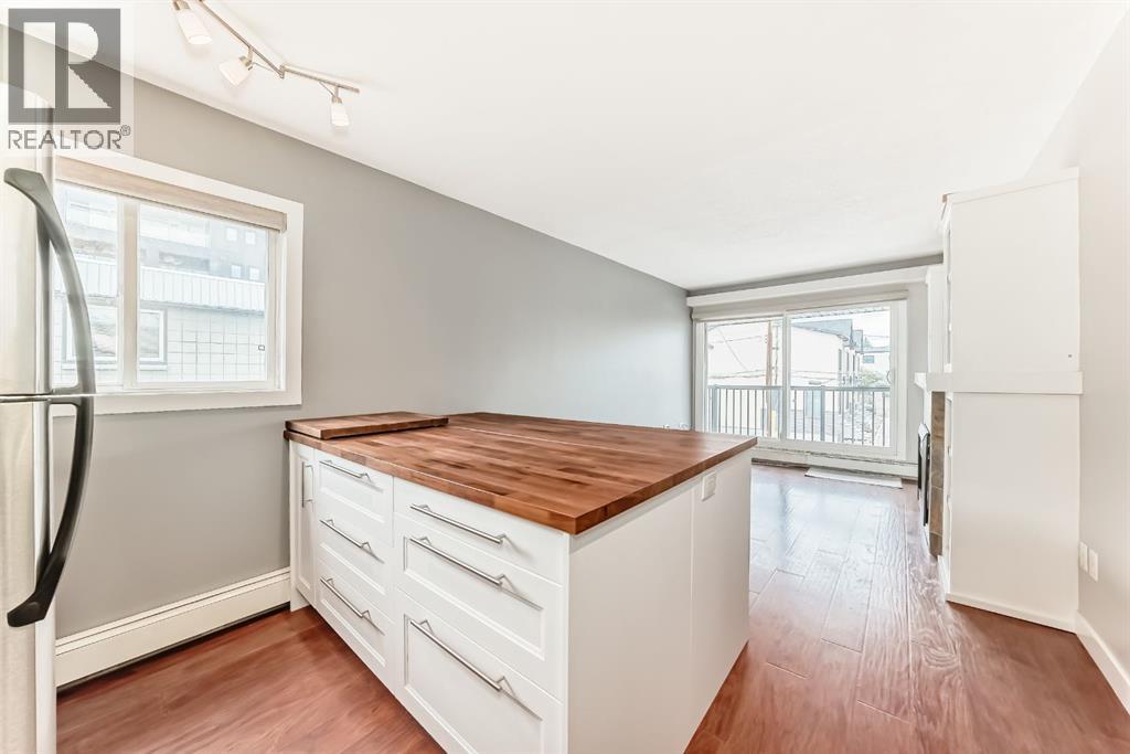 #4 2902 17 Avenue SW - 22