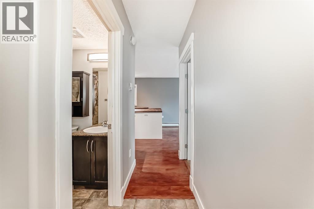 #4 2902 17 Avenue SW - 36