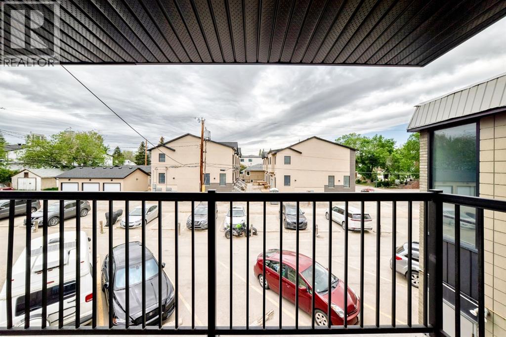#4 2902 17 Avenue SW - 27