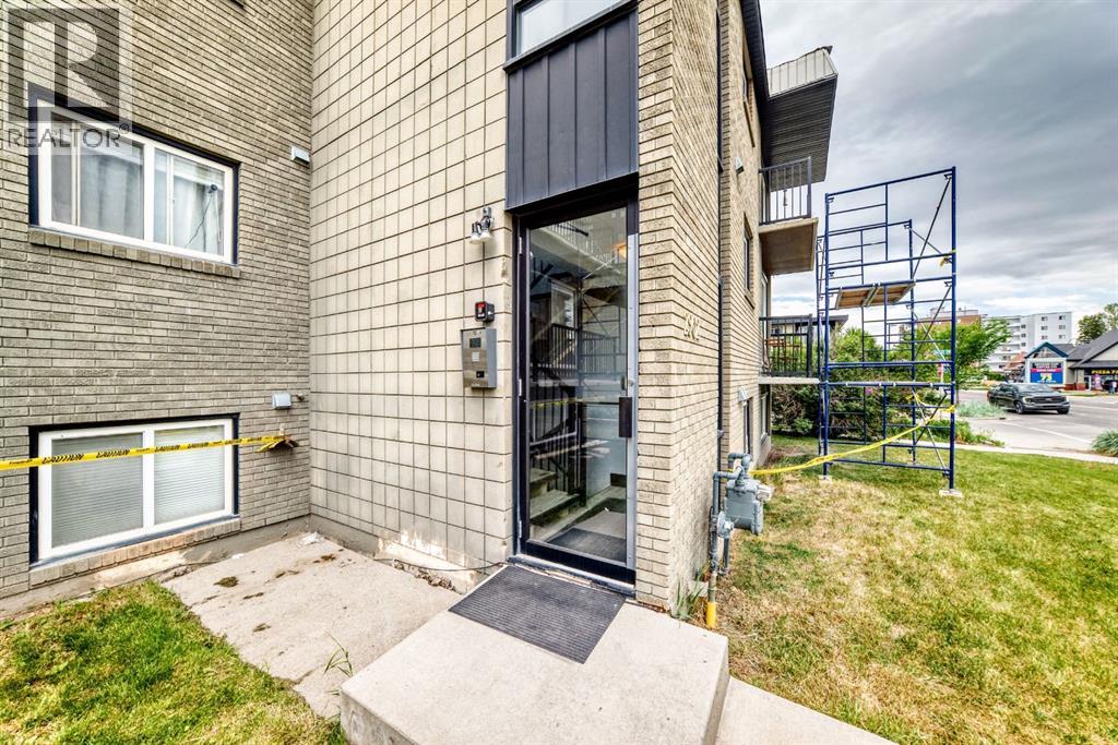 #4 2902 17 Avenue SW - 43