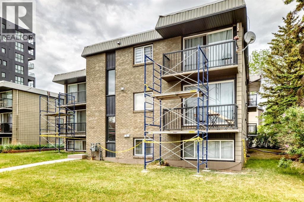 #4 2902 17 Avenue SW - 38