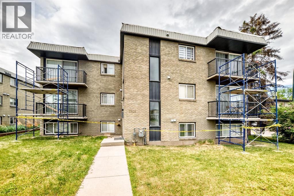 #4 2902 17 Avenue SW - 47