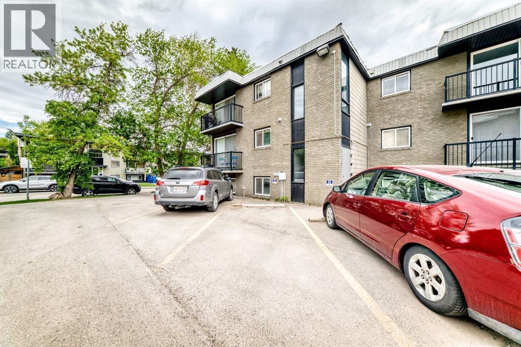 #4 2902 17 Avenue SW - 45