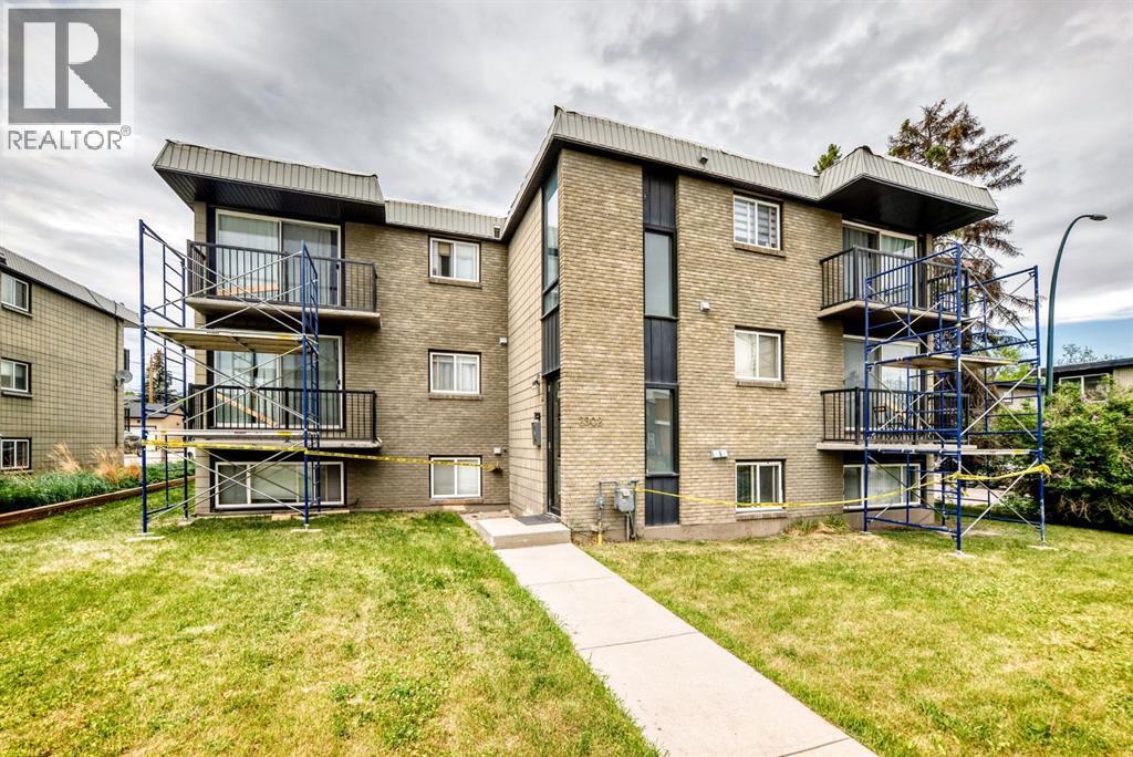 #4 2902 17 Avenue SW - 46