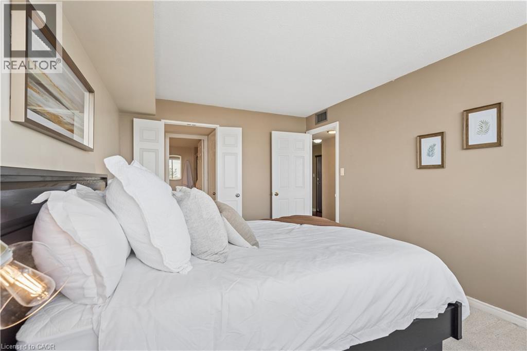 #503 880 DUNDAS Street W - 25
