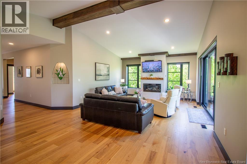 11 Robert Ross Boulevard - Image 12