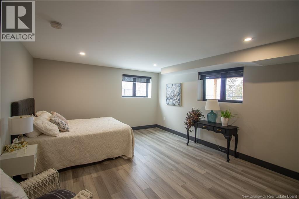 11 Robert Ross Boulevard - Image 33