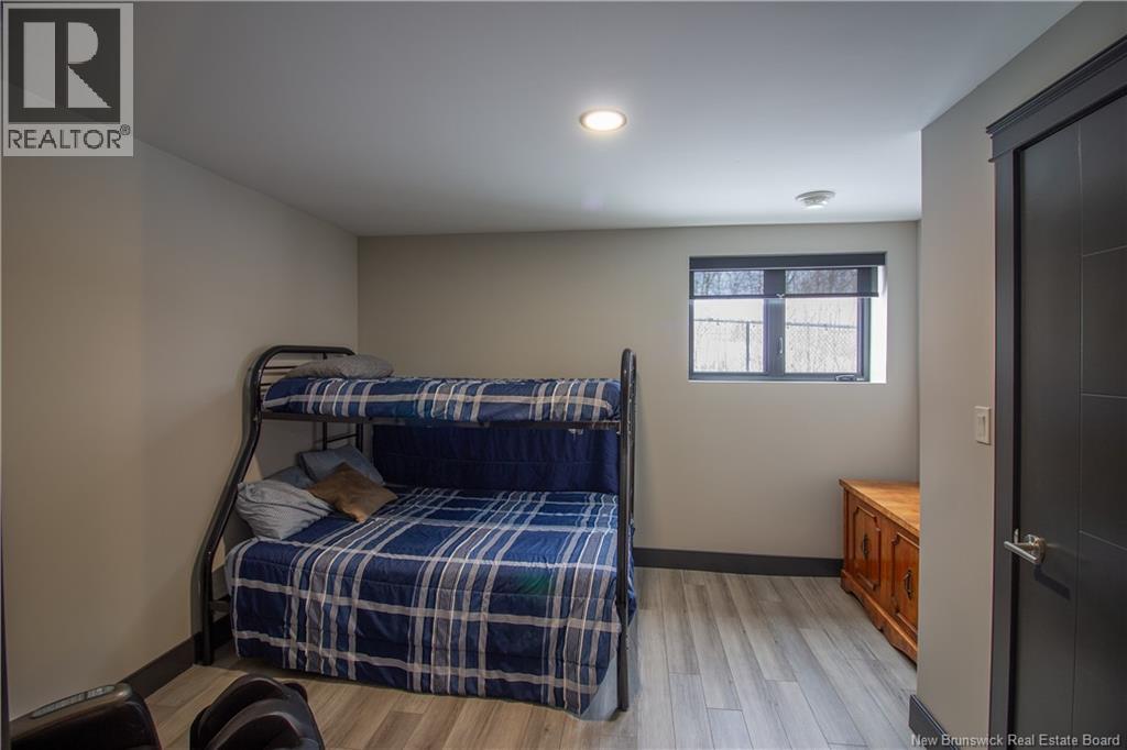 11 Robert Ross Boulevard - Image 34