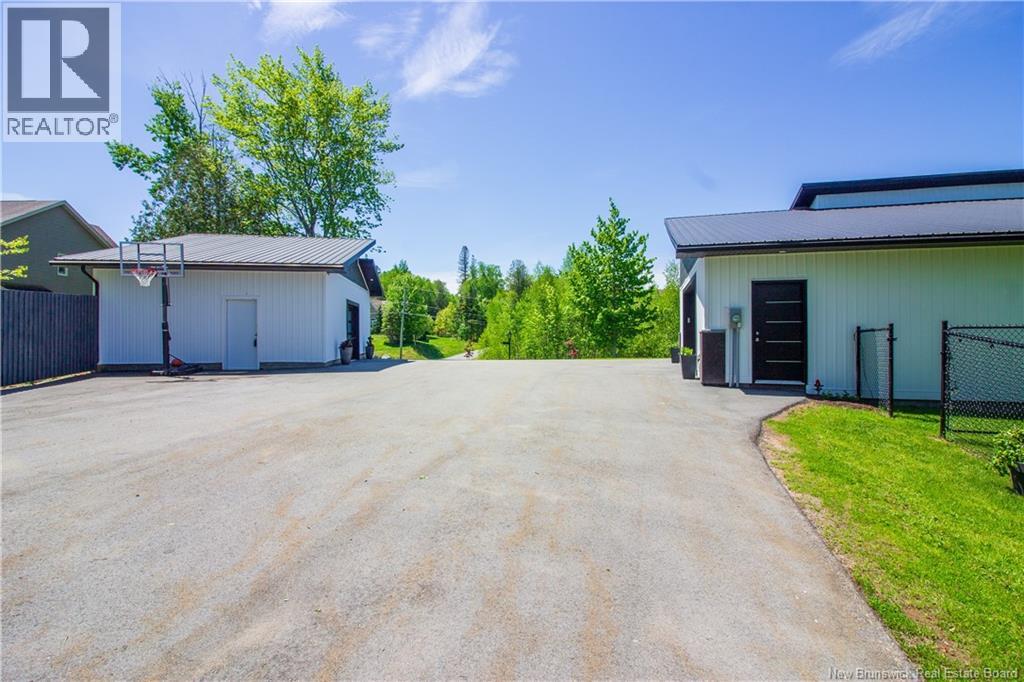11 Robert Ross Boulevard - Image 45