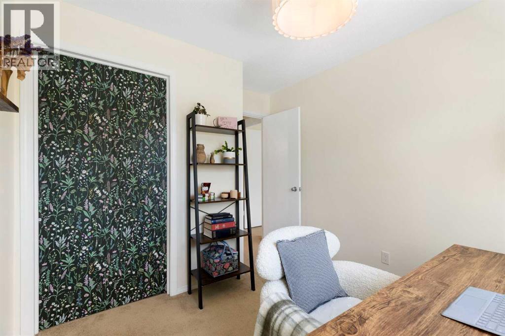 263 Midlawn Close SE - 24