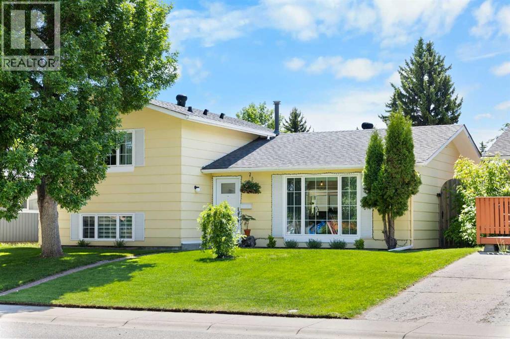 263 Midlawn Close SE - 1