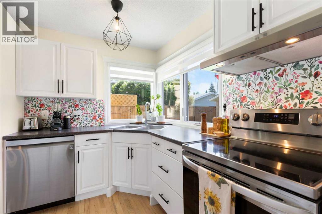 263 Midlawn Close SE - 15