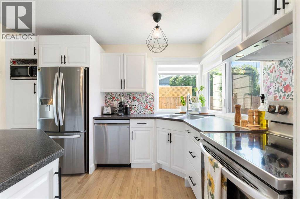 263 Midlawn Close SE - 14