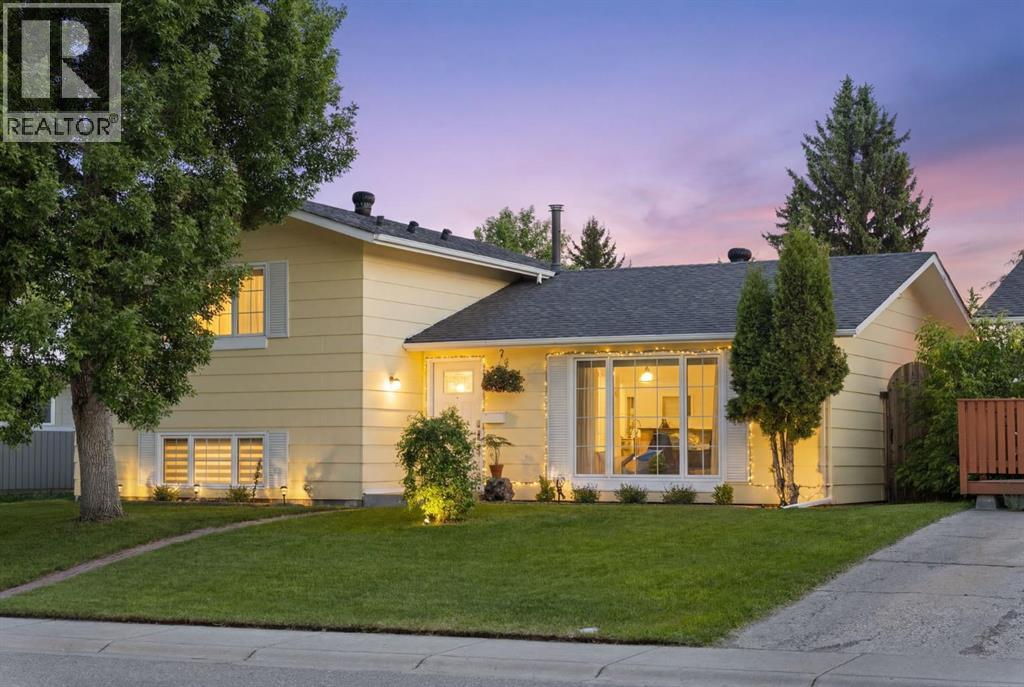 263 Midlawn Close SE - 2