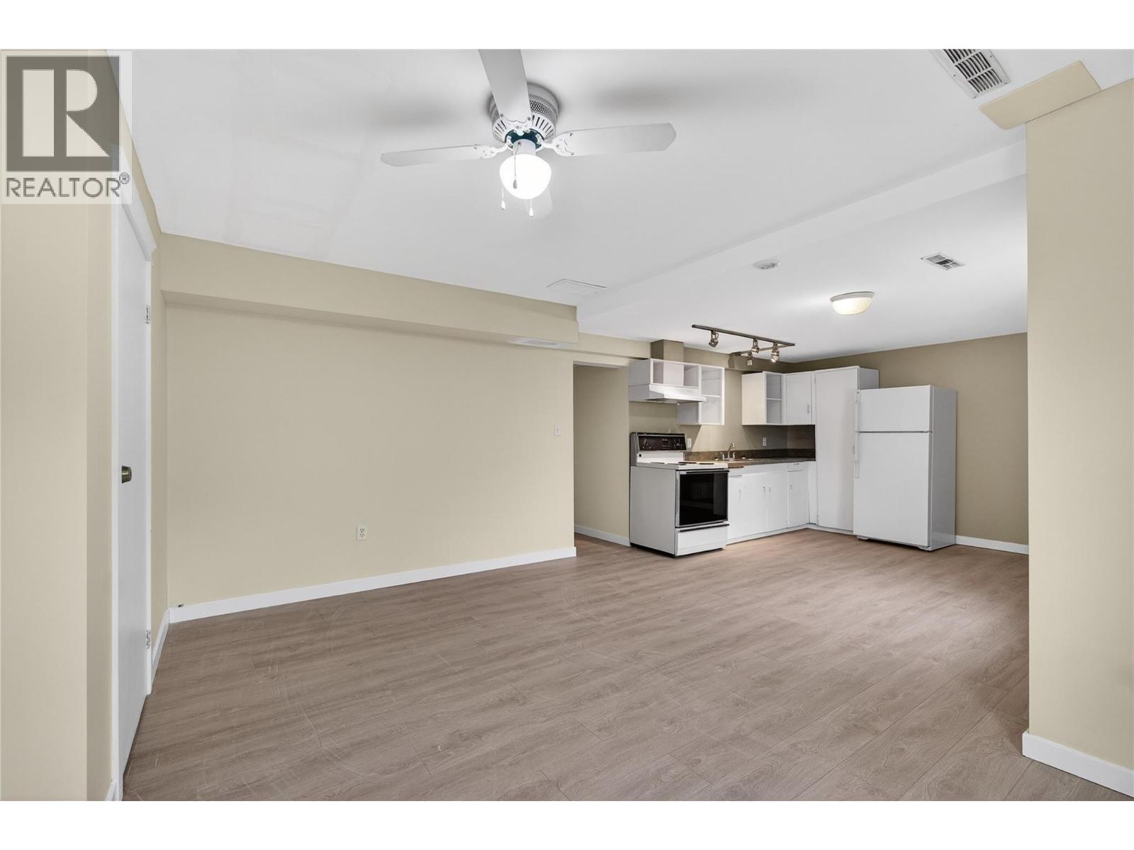 4851 13 Street NE - 39
