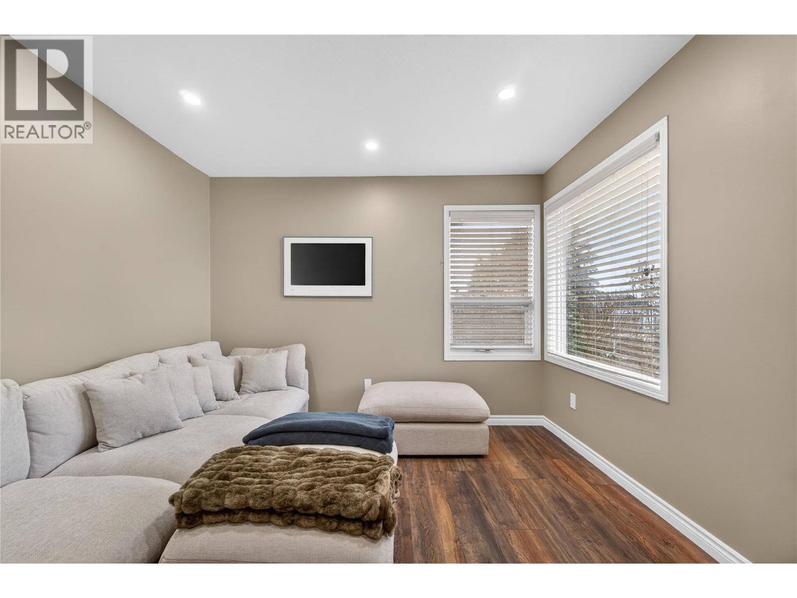 4851 13 Street NE - 13