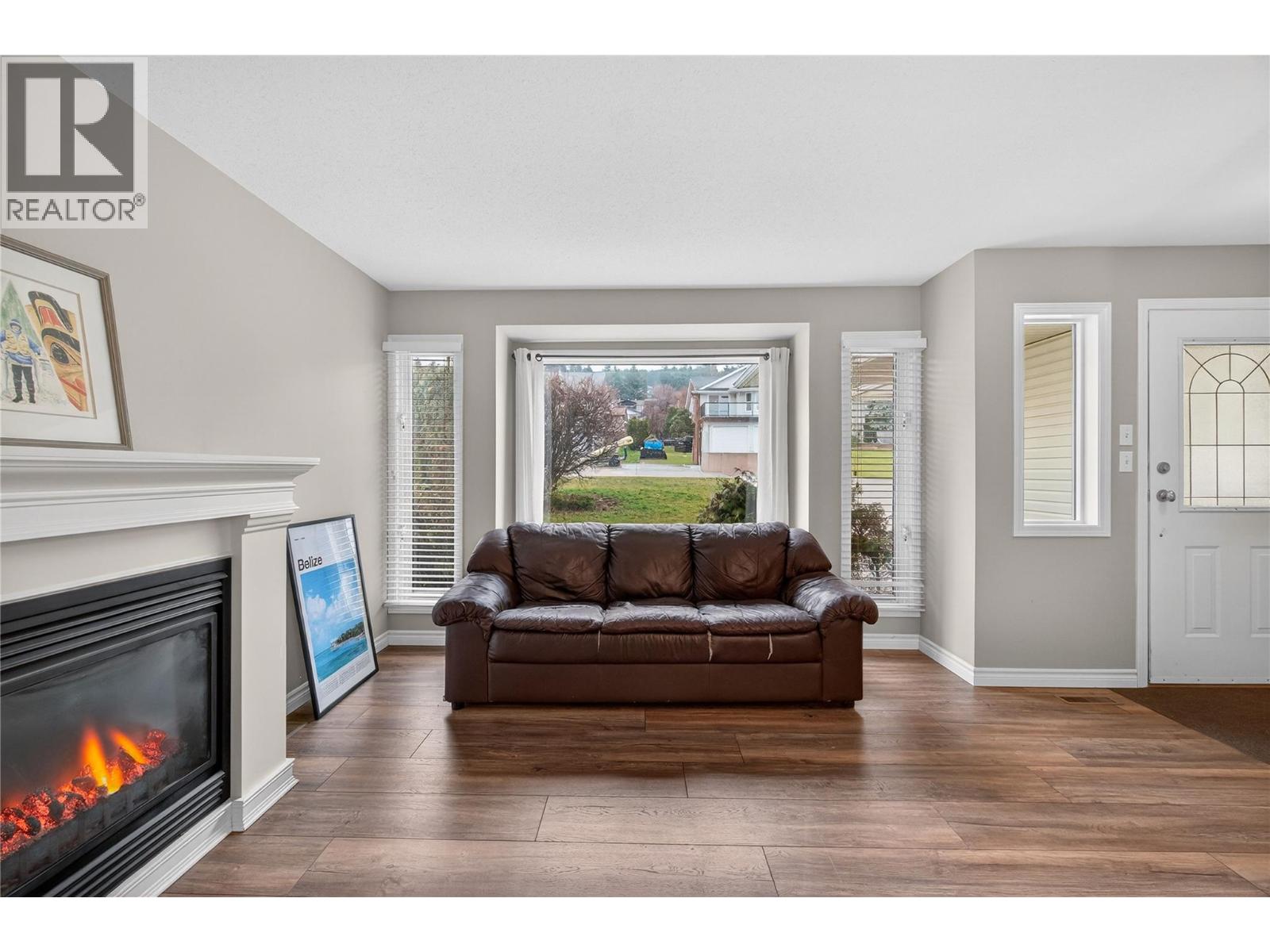4851 13 Street NE - 19