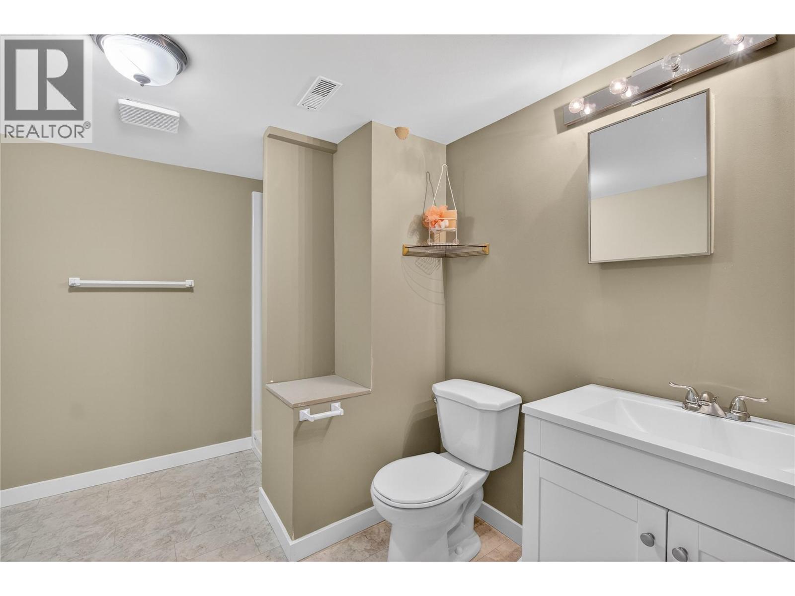 4851 13 Street NE - 41