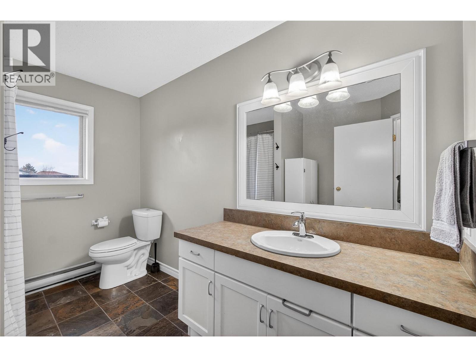 4851 13 Street NE - 28