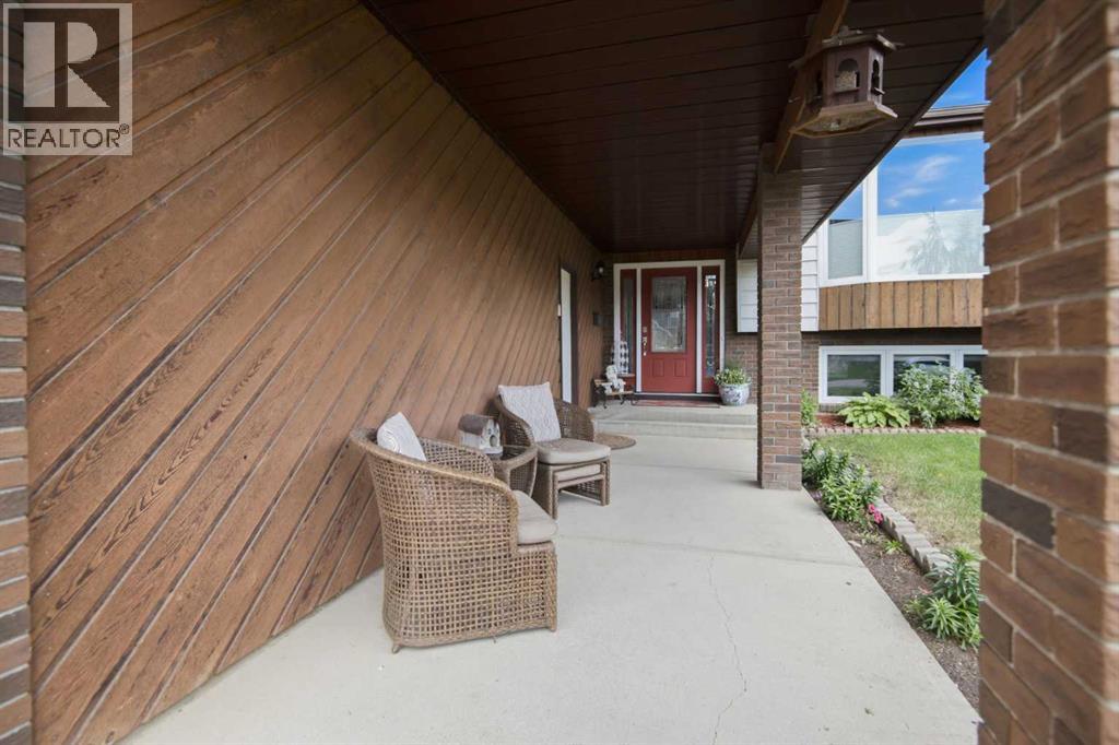 92 Mccullough Crescent - 3
