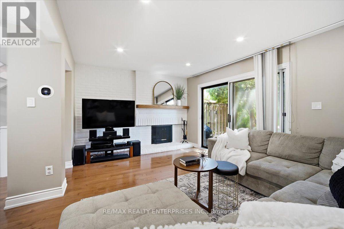 #2 6855 GLEN ERIN DRIVE - 15