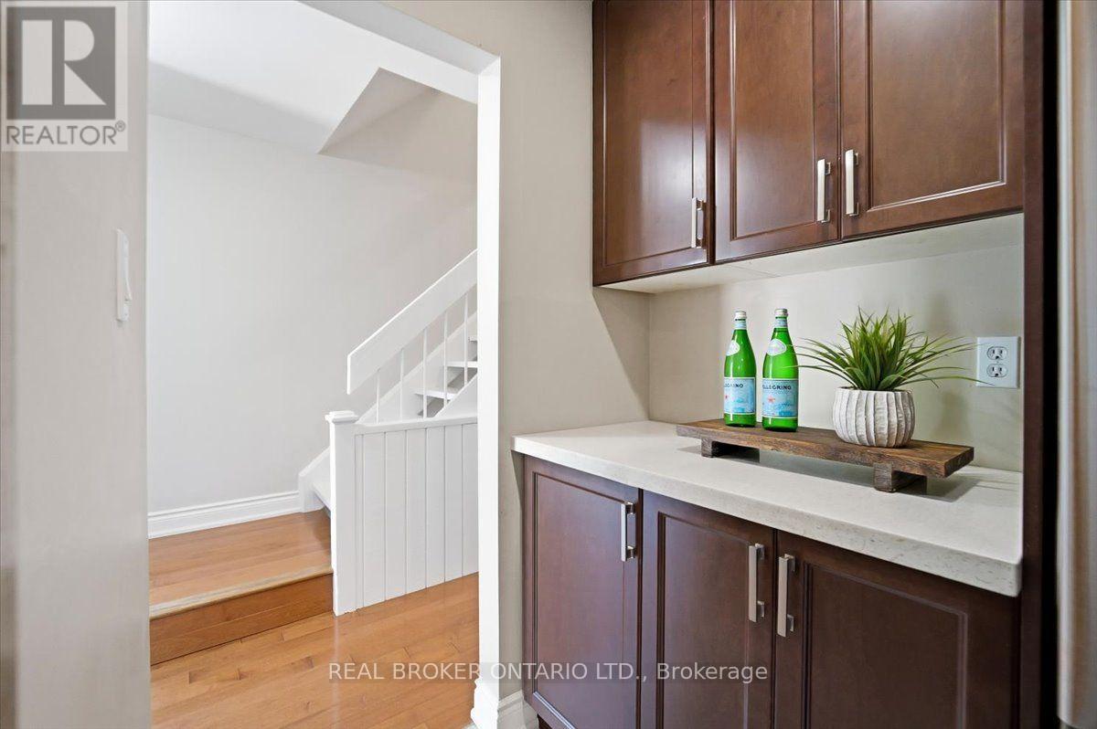 #2 6855 GLEN ERIN DRIVE - 21