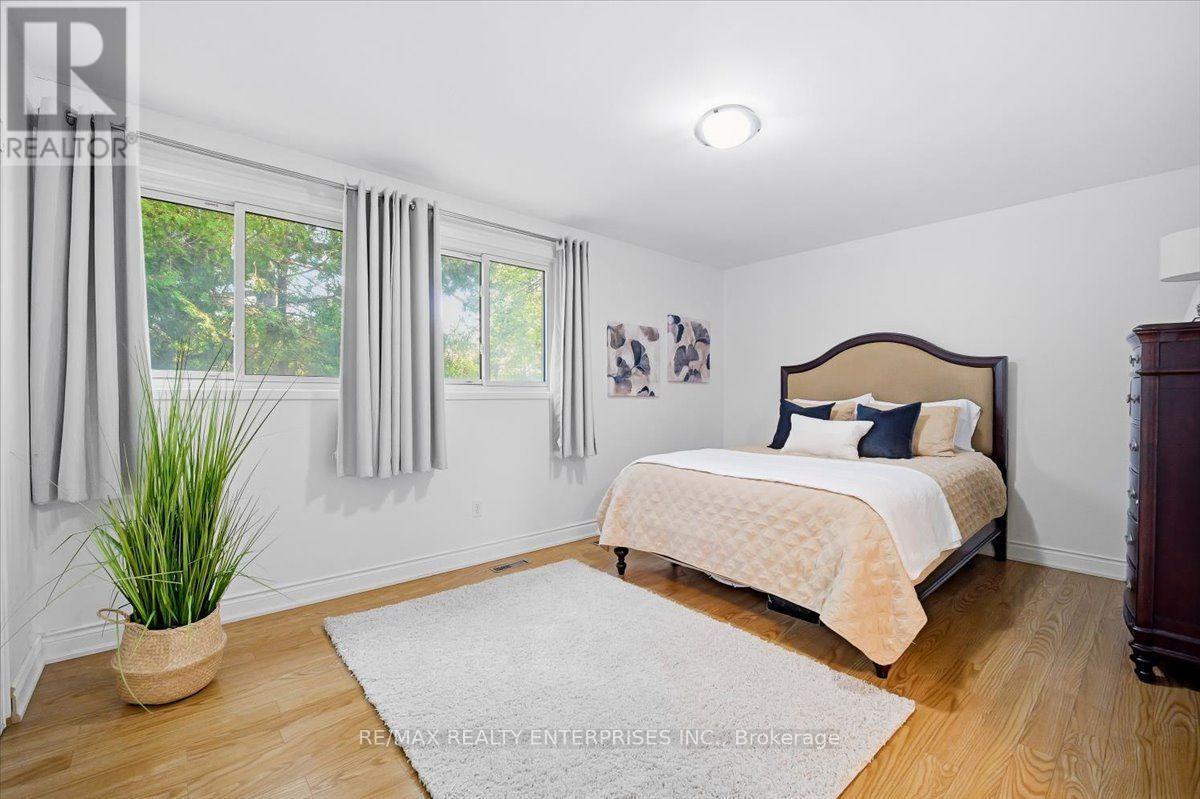 #2 6855 GLEN ERIN DRIVE - 26