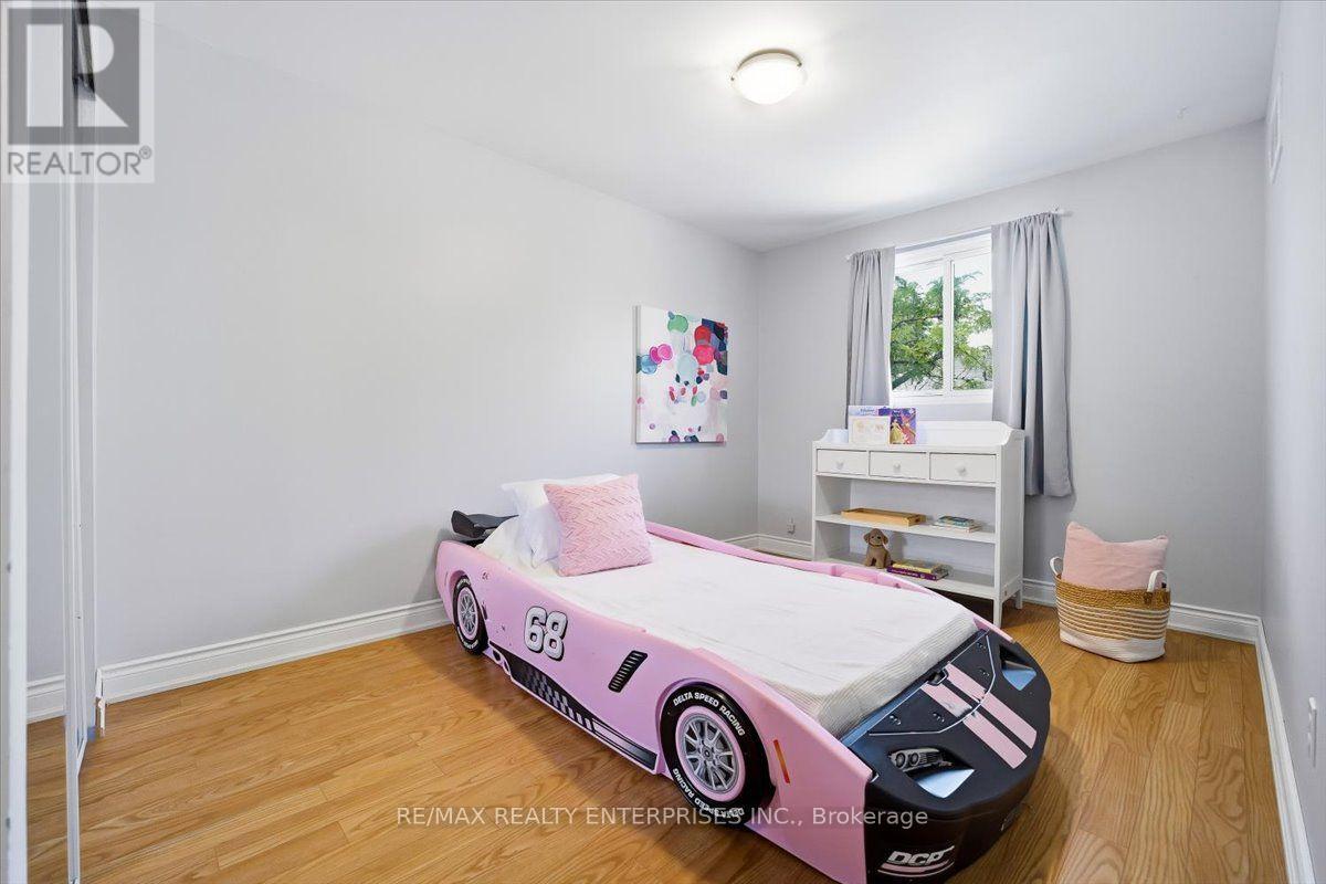 #2 6855 GLEN ERIN DRIVE - 31