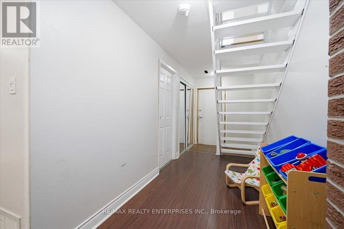 #2 6855 GLEN ERIN DRIVE - 42