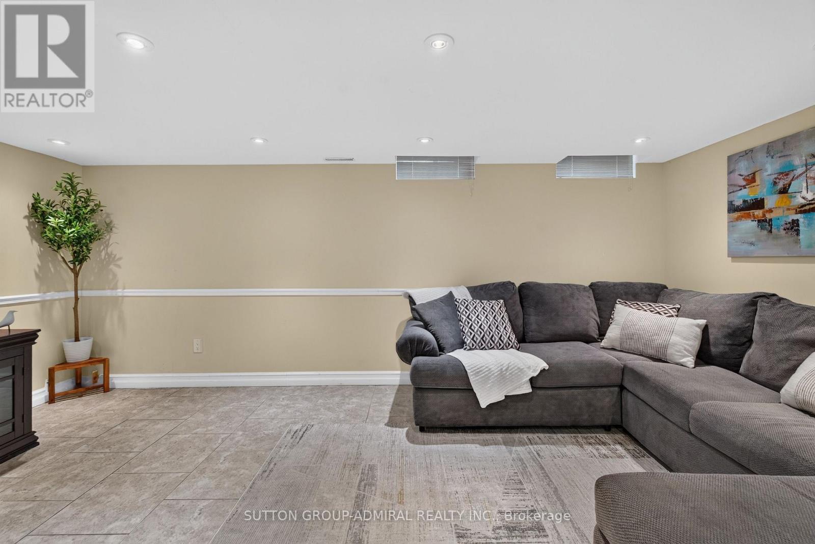 14 MULLIS CRESCENT - 29