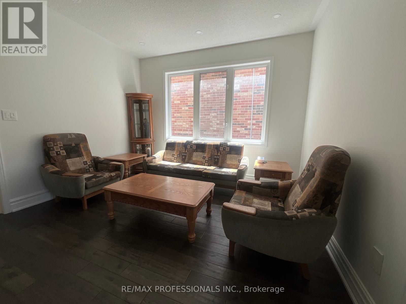 3895 HENRIETTA WAY - 15