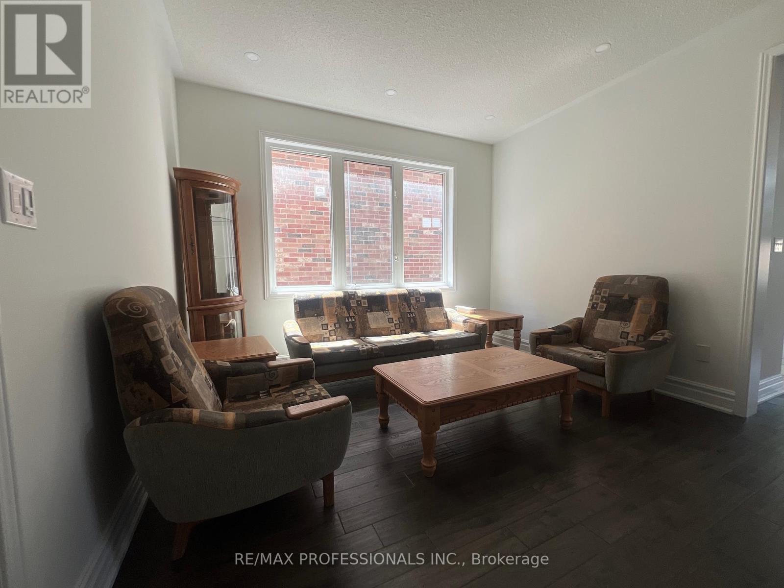 3895 HENRIETTA WAY - 16