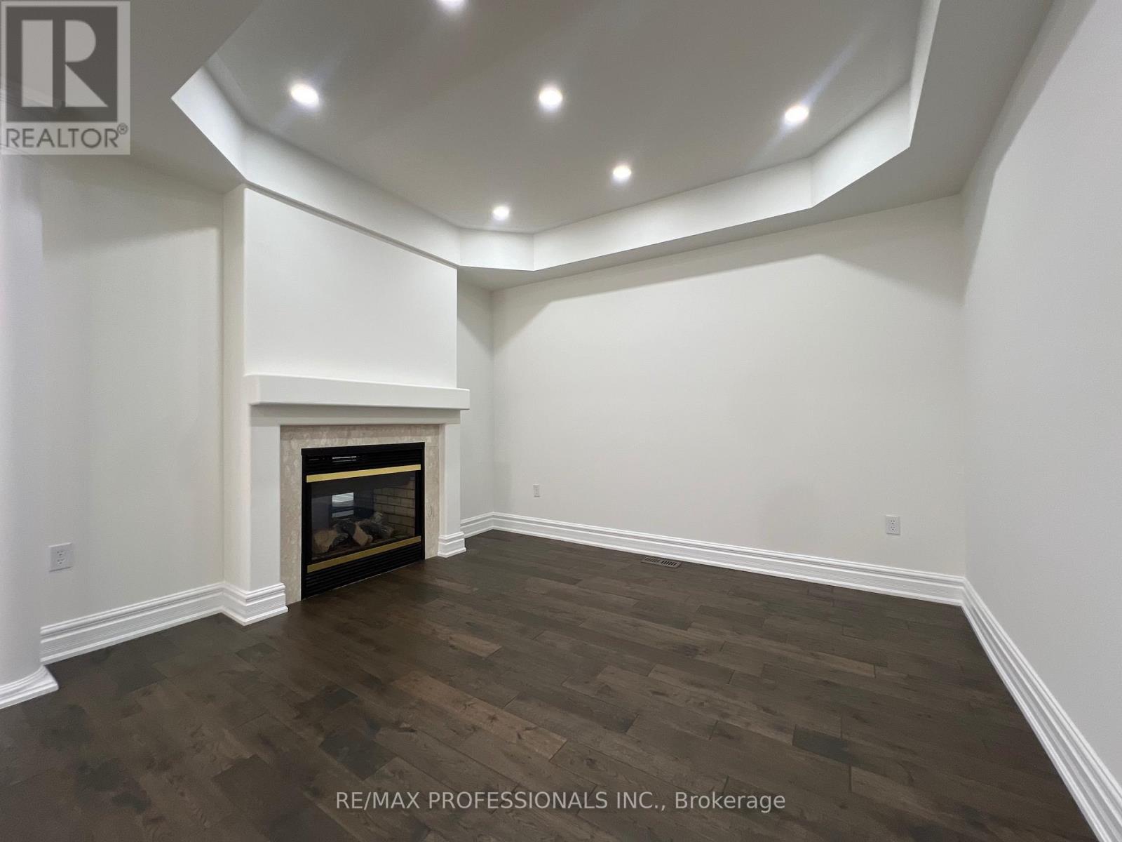 3895 HENRIETTA WAY - 18
