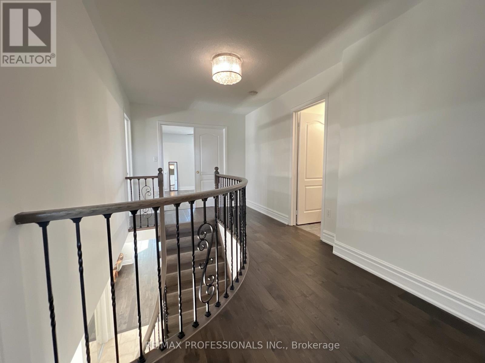 3895 HENRIETTA WAY - 24