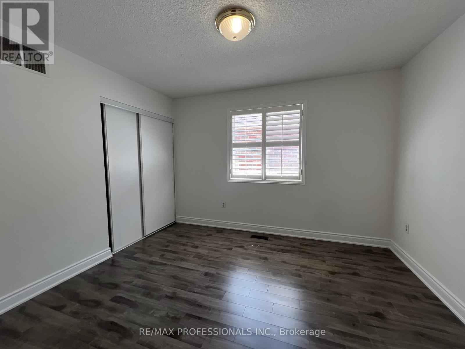 3895 HENRIETTA WAY - 30