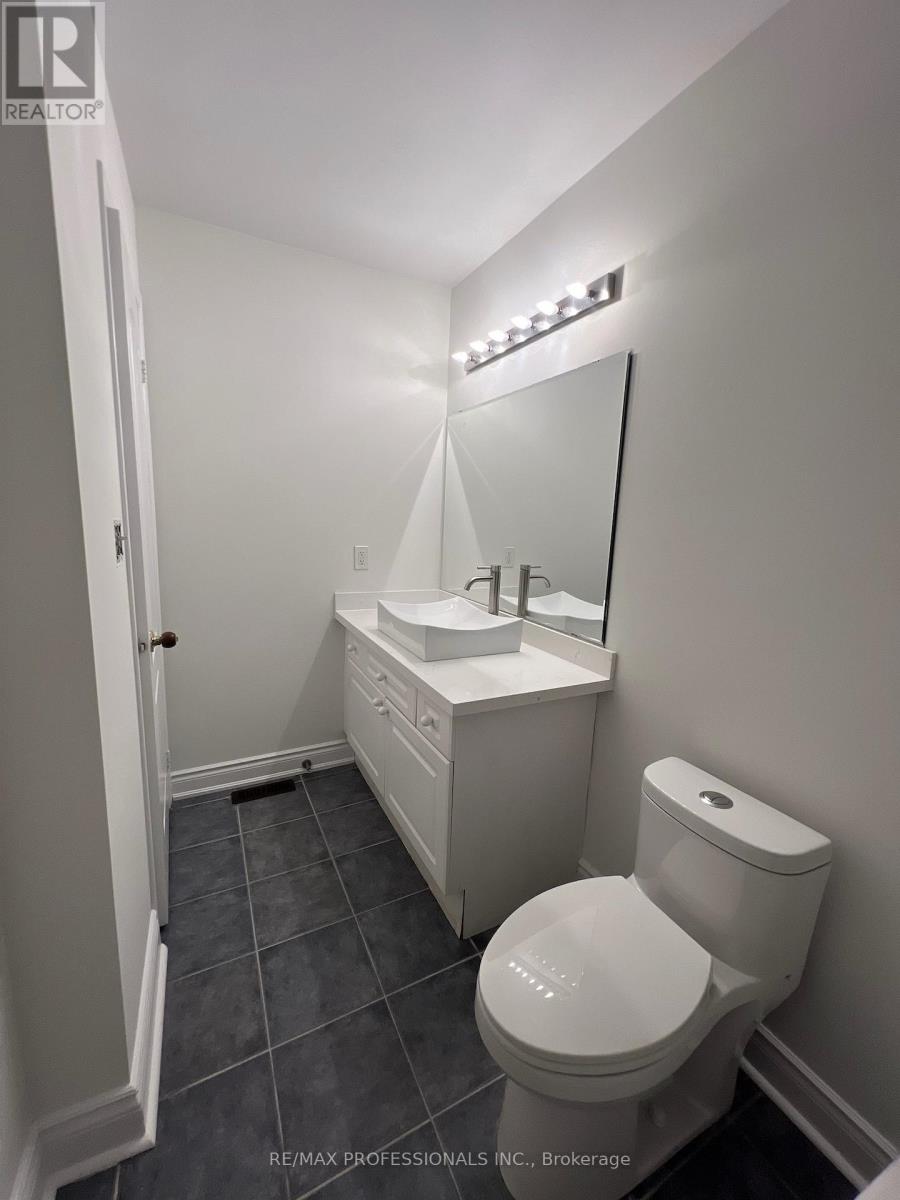 3895 HENRIETTA WAY - 33