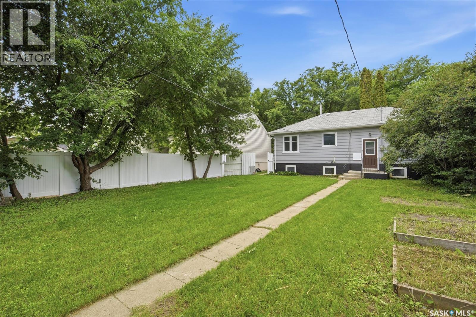 1318 B AVENUE N - Image 28
