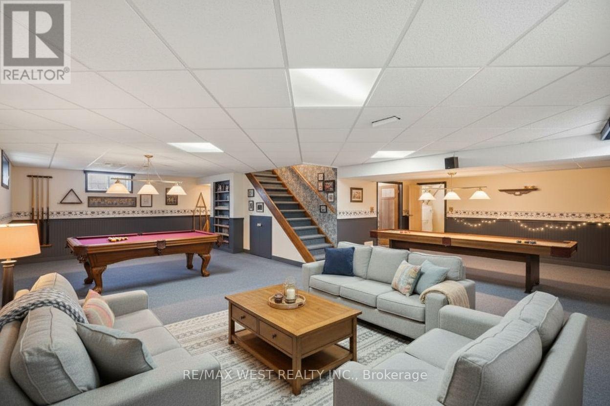 17 FOREST HILL DRIVE - 17