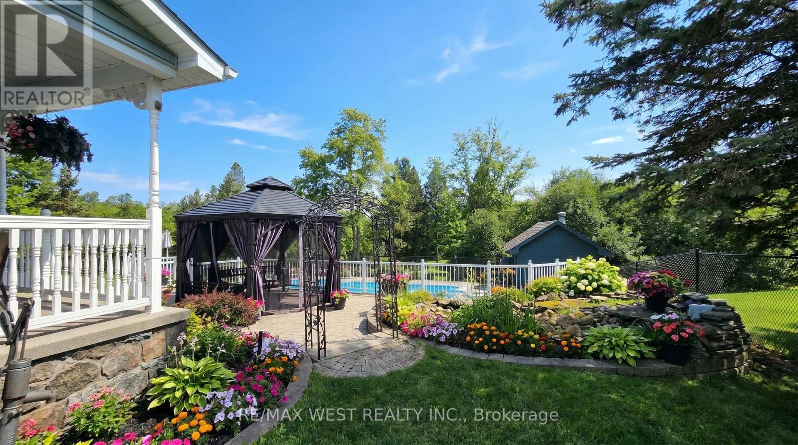 17 FOREST HILL DRIVE - 19