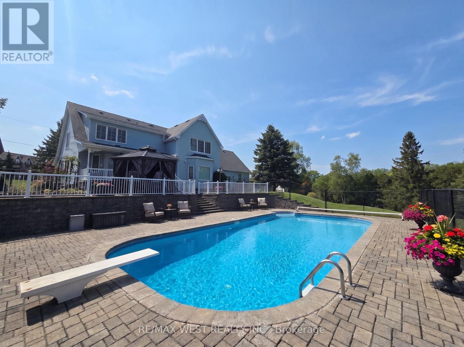 17 FOREST HILL DRIVE - 20