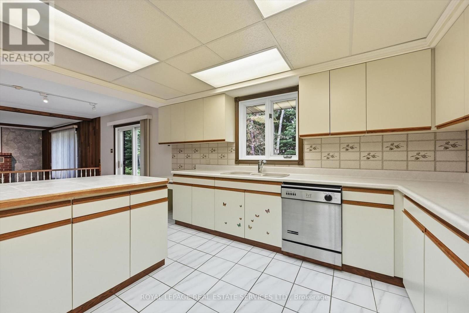 683 CANBORO ROAD - Image 12