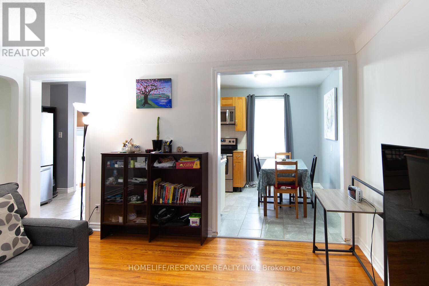 35 PARKDALE DRIVE - 16