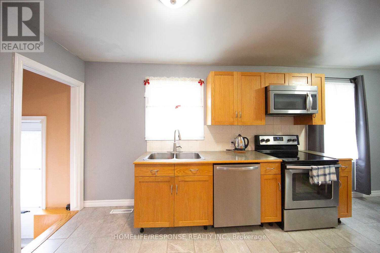 35 PARKDALE DRIVE - 17