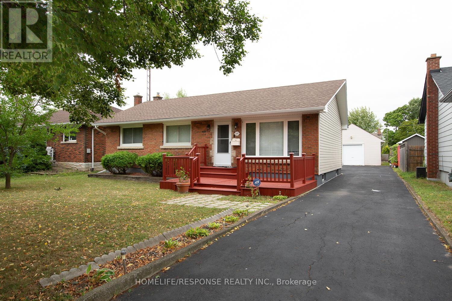 35 PARKDALE DRIVE - 2