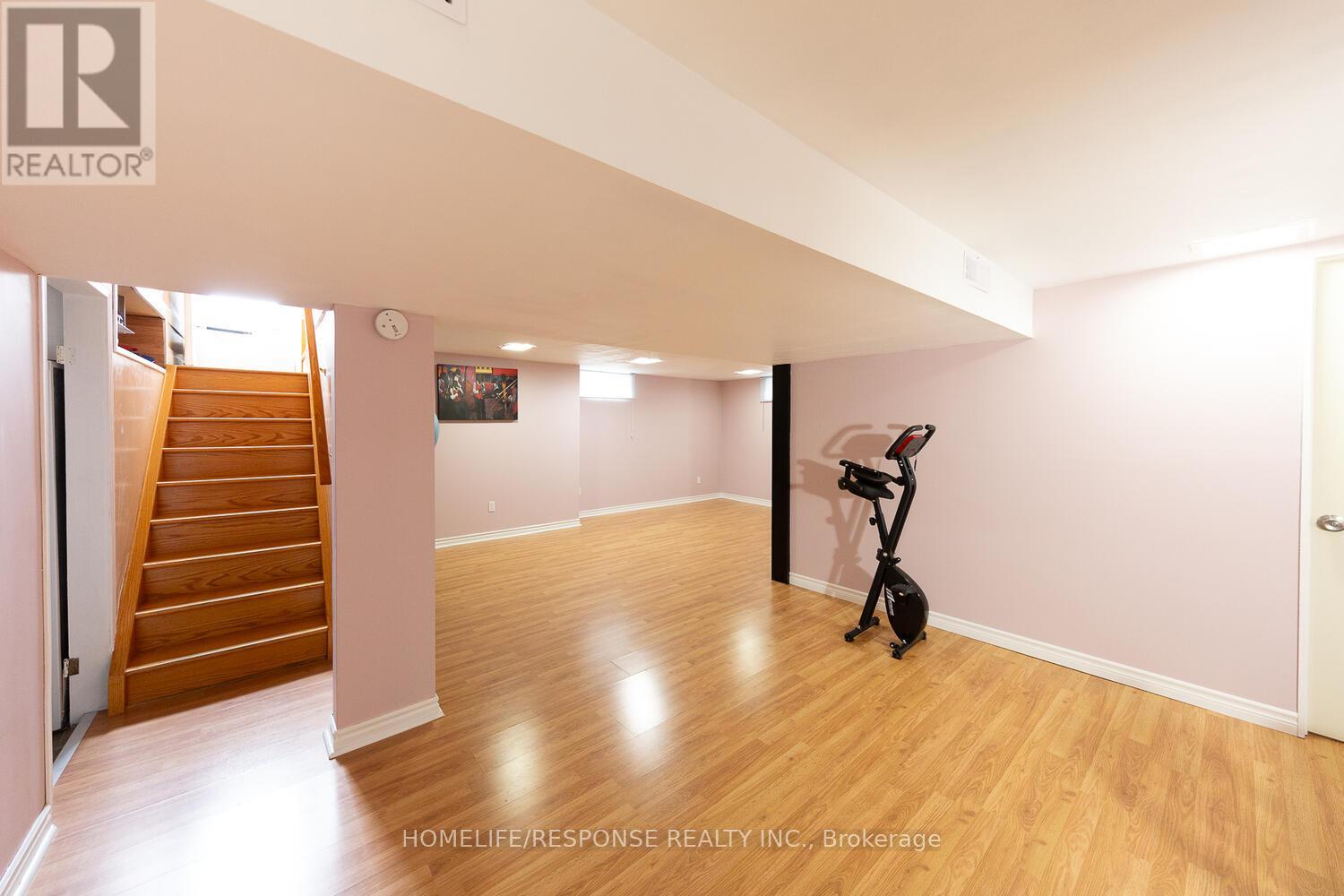35 PARKDALE DRIVE - 22