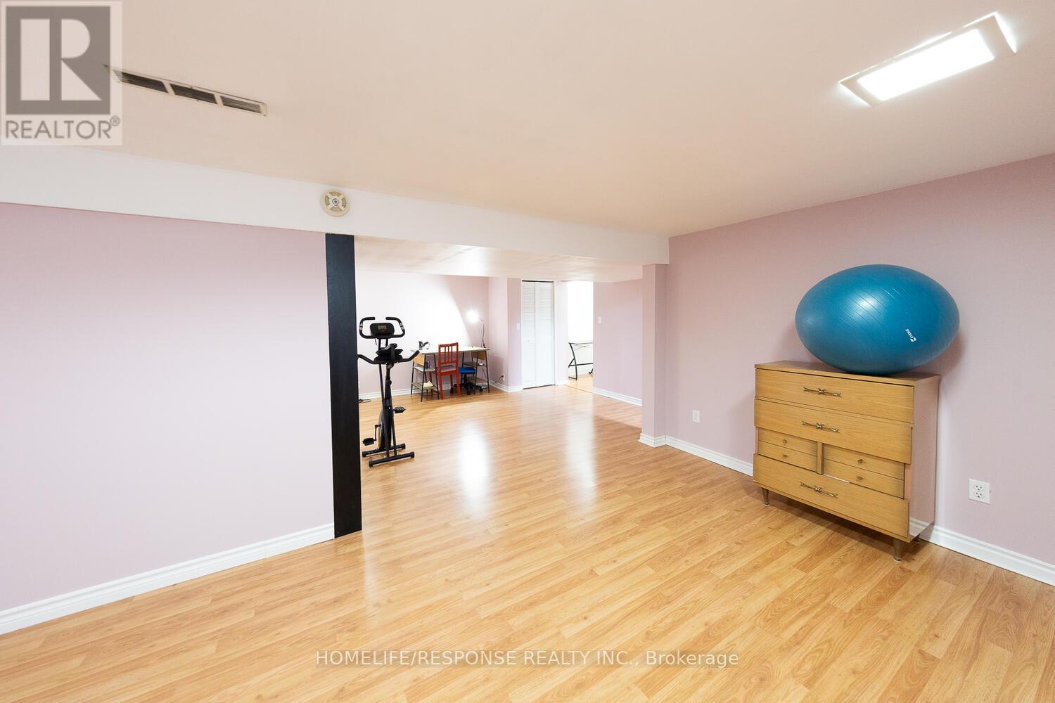 35 PARKDALE DRIVE - 24