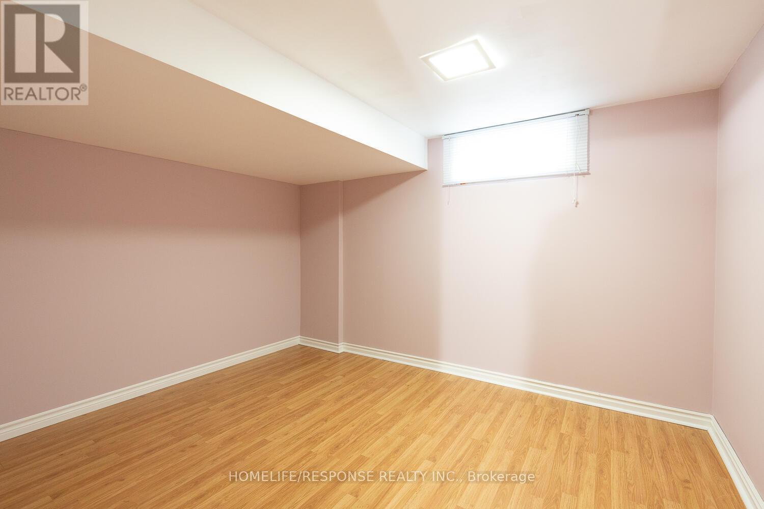 35 PARKDALE DRIVE - 25