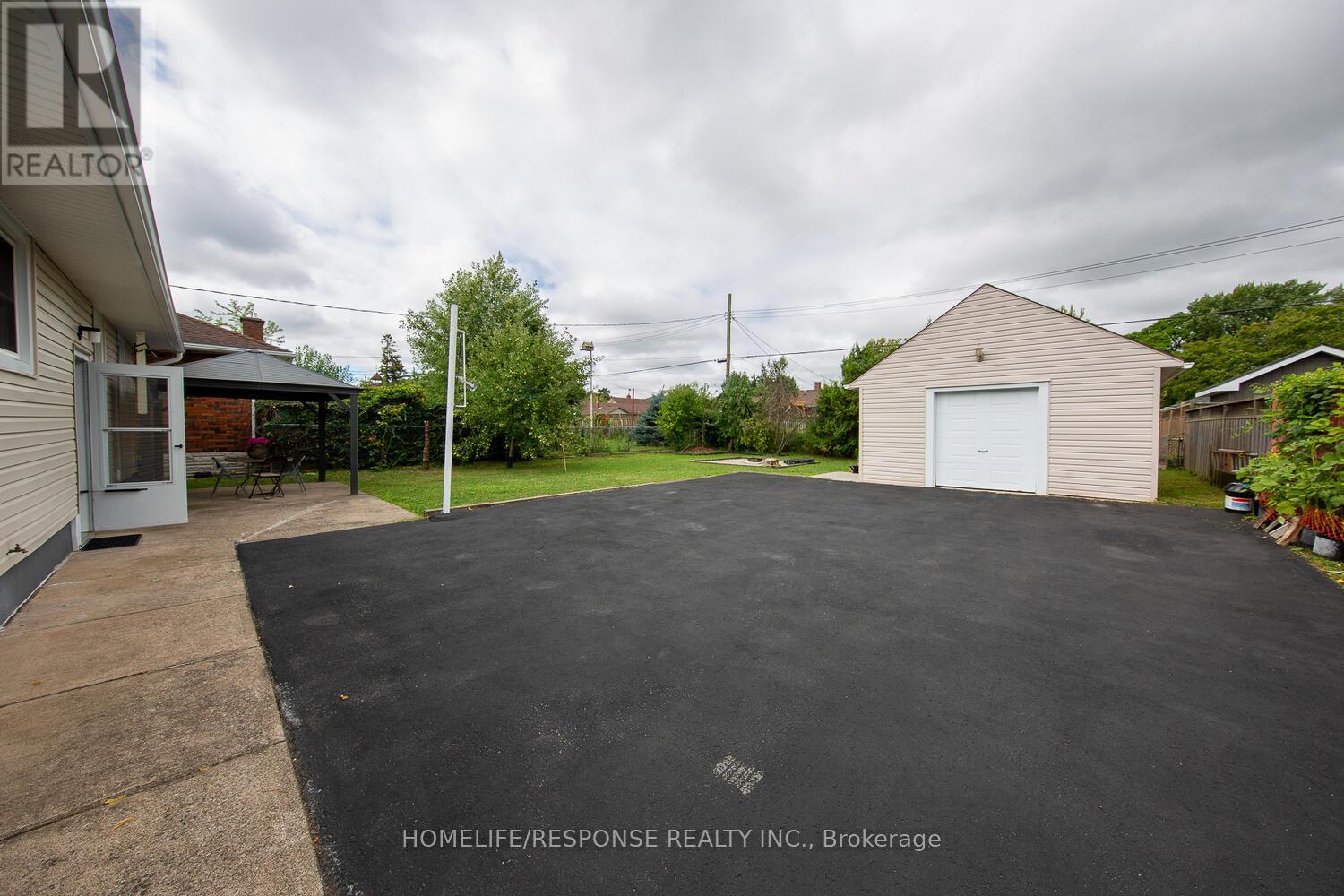 35 PARKDALE DRIVE - 29
