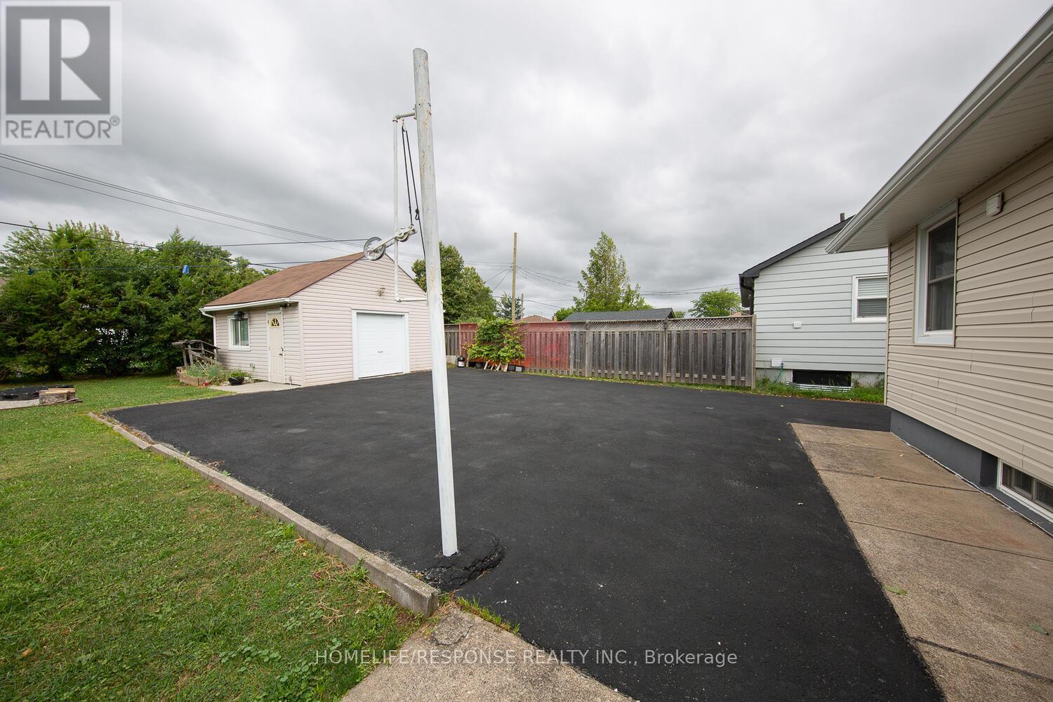 35 PARKDALE DRIVE - 30